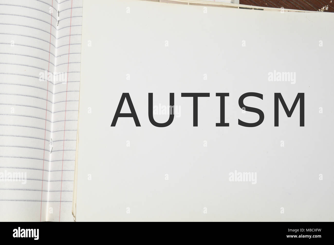 Écrit sur du papier blanc de l'autisme, la santé concept background Banque D'Images
