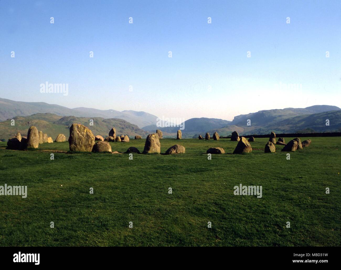 Les cercles de pierres de Castlerigg - l 'Carles' de cercle de Castlerigg dans près de Keswick Cumbria, se compose de 38 pierres dressées situé dans un diamètre maximum de 107 pieds, avec un cercle de pierre dans l'anneau extérieur. Probablement l'c. 2 500 av. Banque D'Images