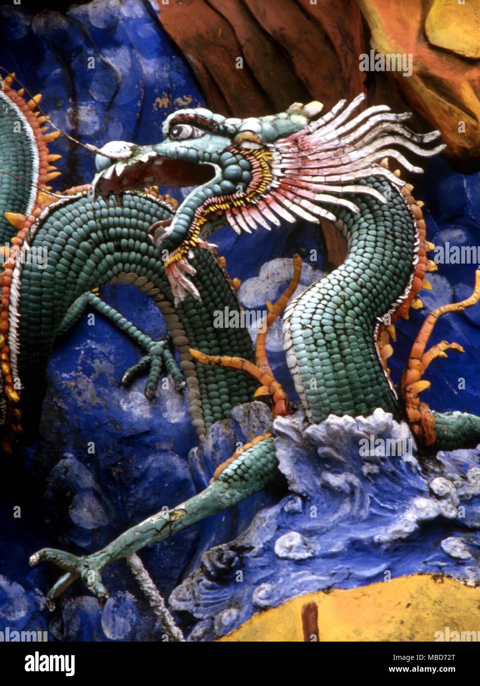 Dragon sur un mur dans le Tiger Balm Park à Hong Kong Banque D'Images