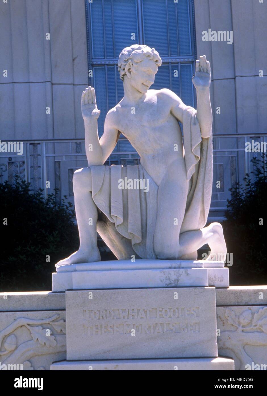 - Les fées - la Rondelle Rondelle sculpture-fontaine, à l'extérieur de la Folger Shakespeare Library, Washington DC. Artiste, Brenda Putnam, 1932 - L'inscription se lit SEIGNEUR CE QUE FOOLES CES MORTELS ÊTRE ! Banque D'Images