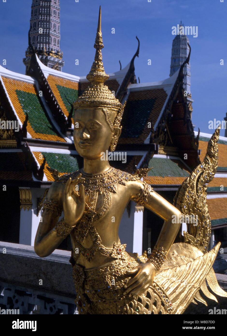 Golden Temple Guardian kummara au Grand Palace, Bangkok. Banque D'Images