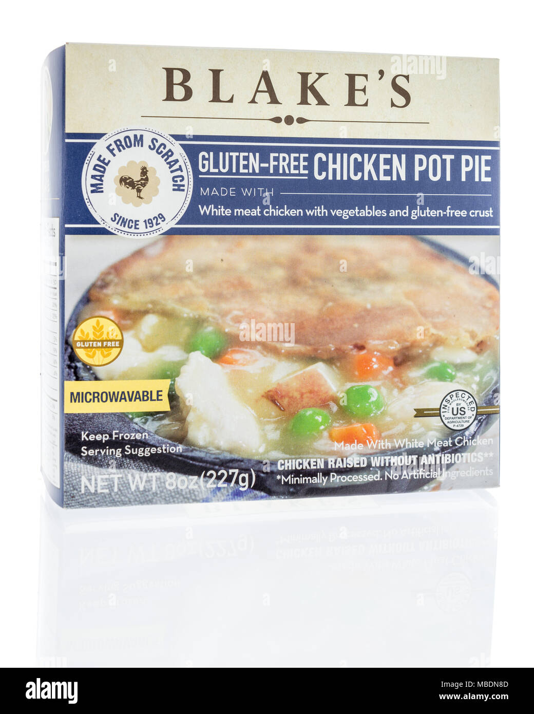 Winneconne, WI - 7 Avril 2018 : une boîte de Blakes gluten-free Chicken Pot Pie sur un fond isolé. Banque D'Images