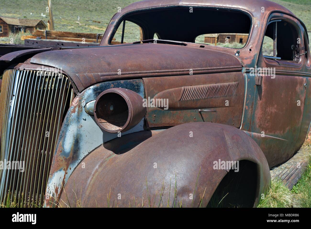 En 1937 rouillé Antique Chevrolet Master Deluxe abandonnés dans Bodie State Historic Park, Bodie, en Californie Banque D'Images