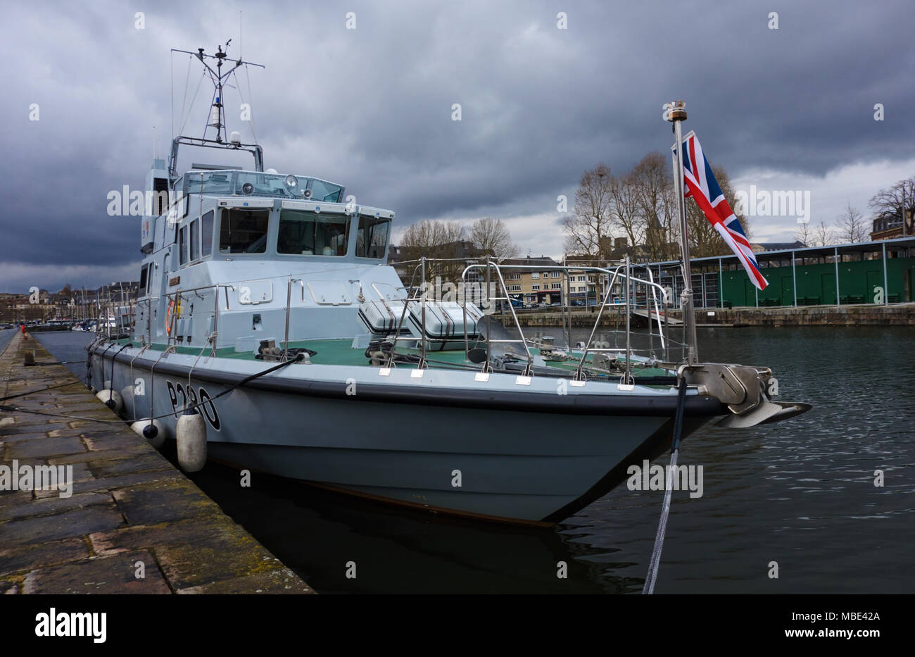 Royal Navy HMS Dasher P2000 P280 à quai à Caen Banque D'Images