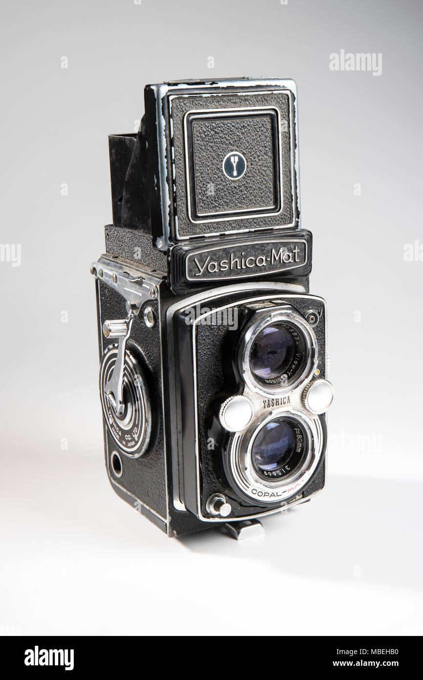 Yashica Mat Antique Reflex Bi-Objectif caméra Film roll des années 60 Banque D'Images