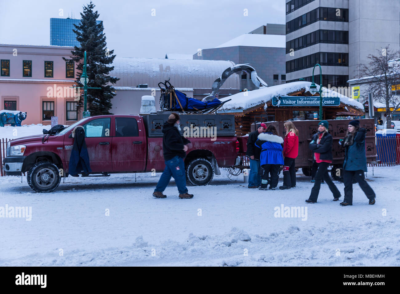Camion remorque chien tirant au début de cérémonie d'Iditarod à Anchorage Alaska Banque D'Images