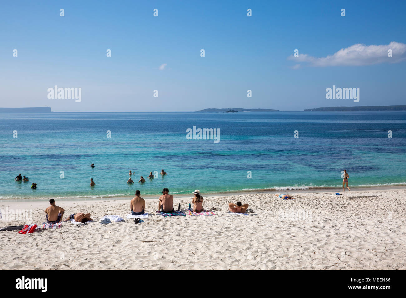 Sur la plage de sable blanc de Hyams à Jervis Bay, New South Wales, Australie Banque D'Images