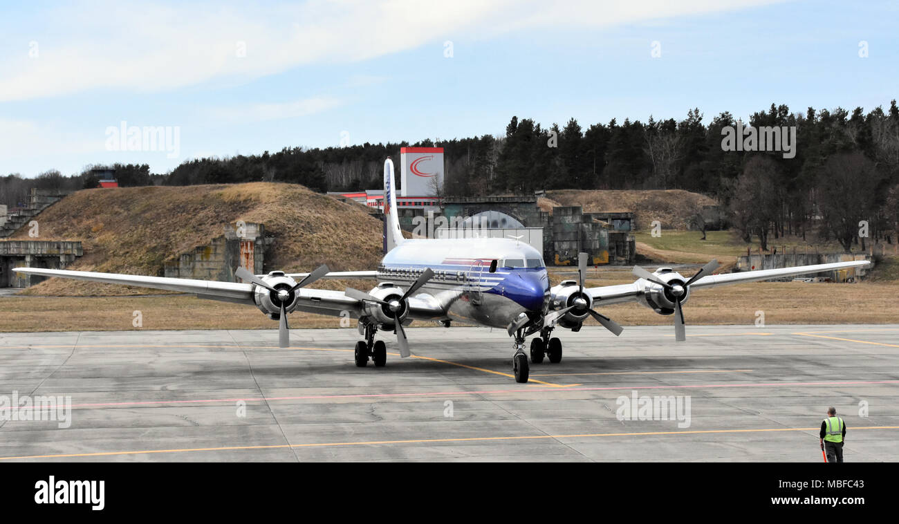 Douglas DC-6B, l'équipe Red Bull, avion de ligne, avion, avion Banque D'Images