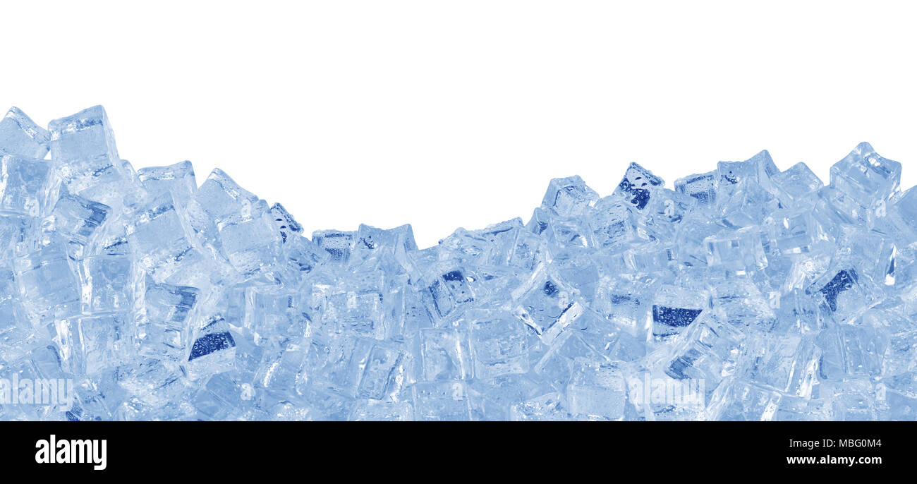 Des cubes de glace isolé sur fond blanc Banque D'Images
