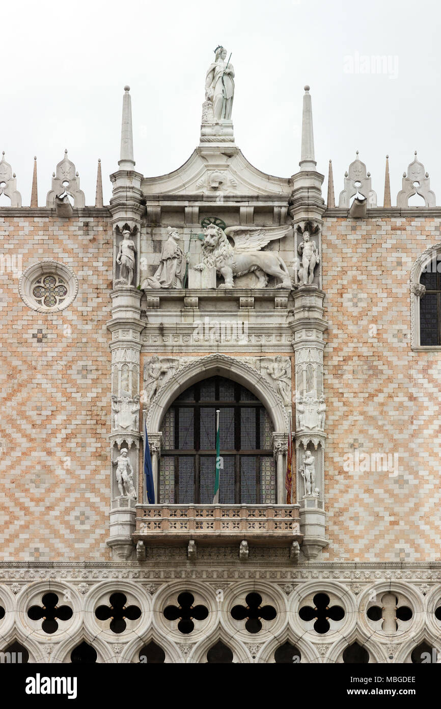 Détail de la façade du Palais Ducal à Venise, Italie Banque D'Images