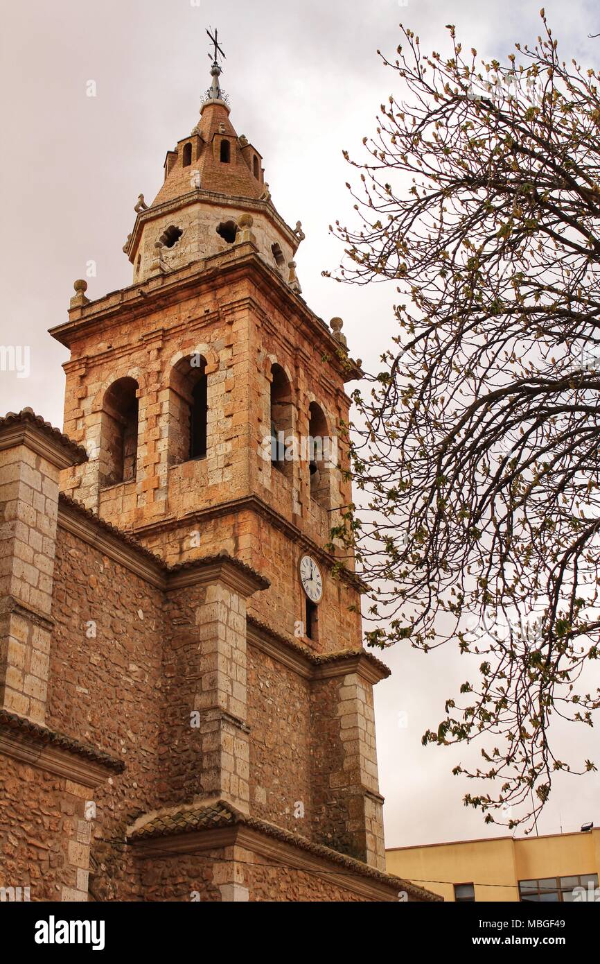 Église de San Juan Bautista à Casas Ibanez village de Castille La Manche, Espagne. Construction de style baroque. Banque D'Images