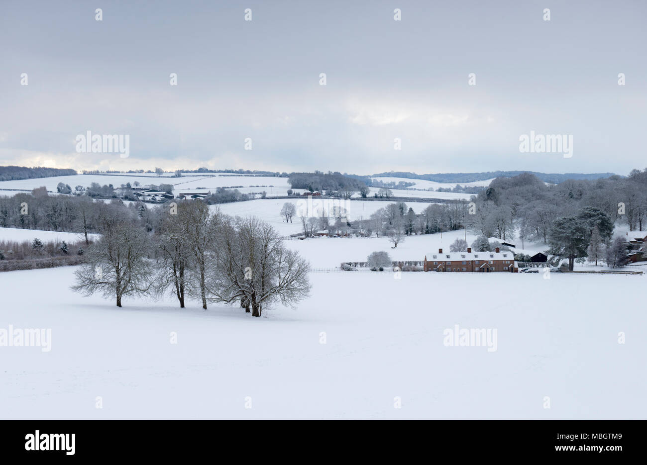 Une scène enneigée sur le Kent Downs nr Canterbury Banque D'Images