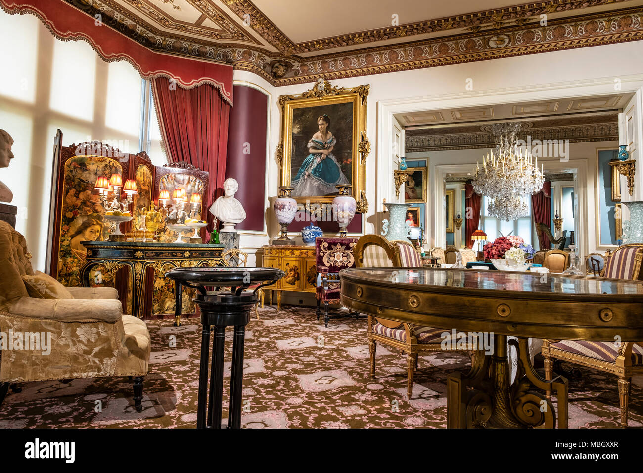 Les salles de réception à l'intérieur du Musée Cliffe, Keighley, Bradford, Yorkshire, Royaume-Uni. Banque D'Images
