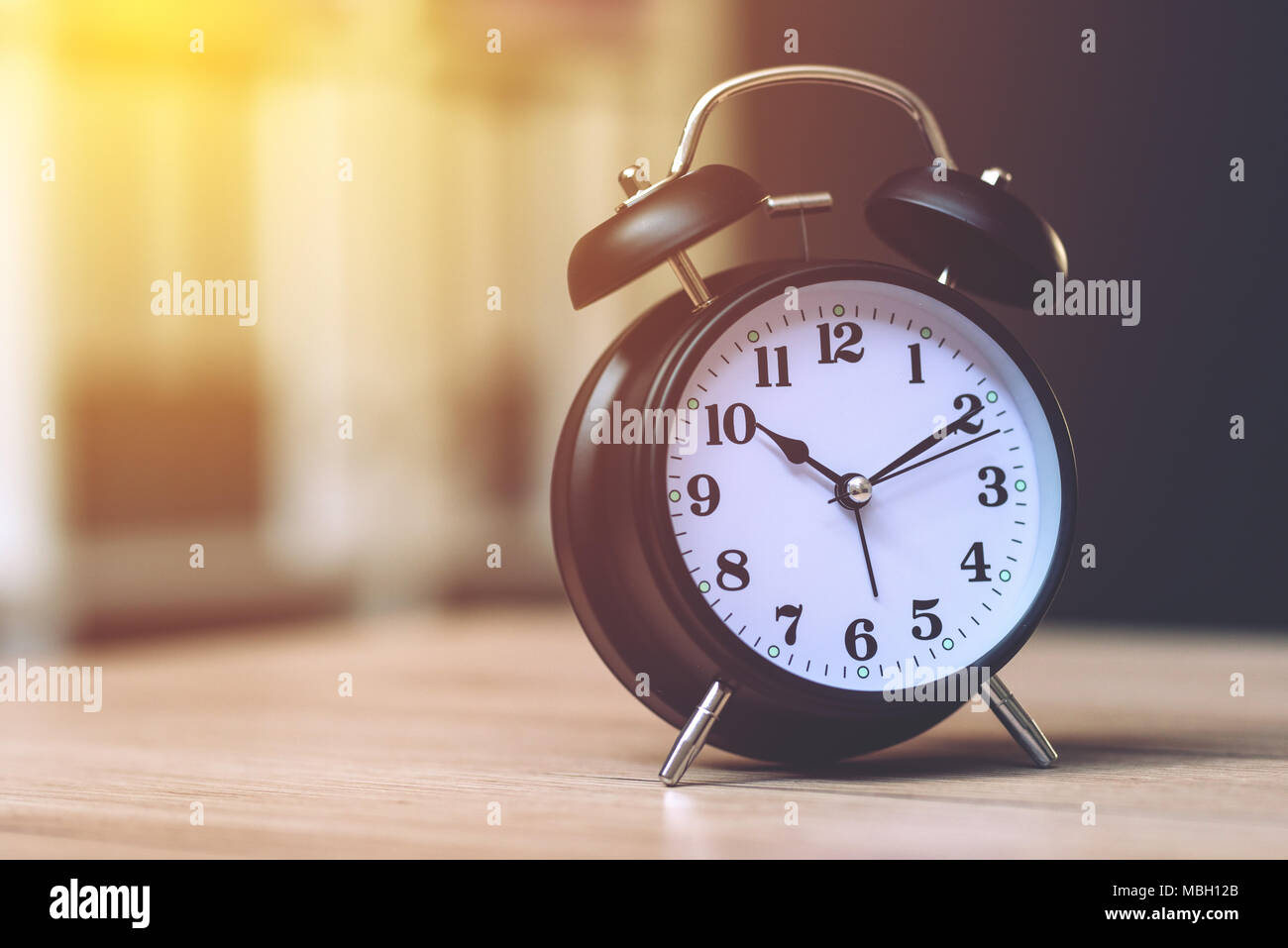 Vintage horloge de table Bureau d'affaires, selective focus Banque D'Images