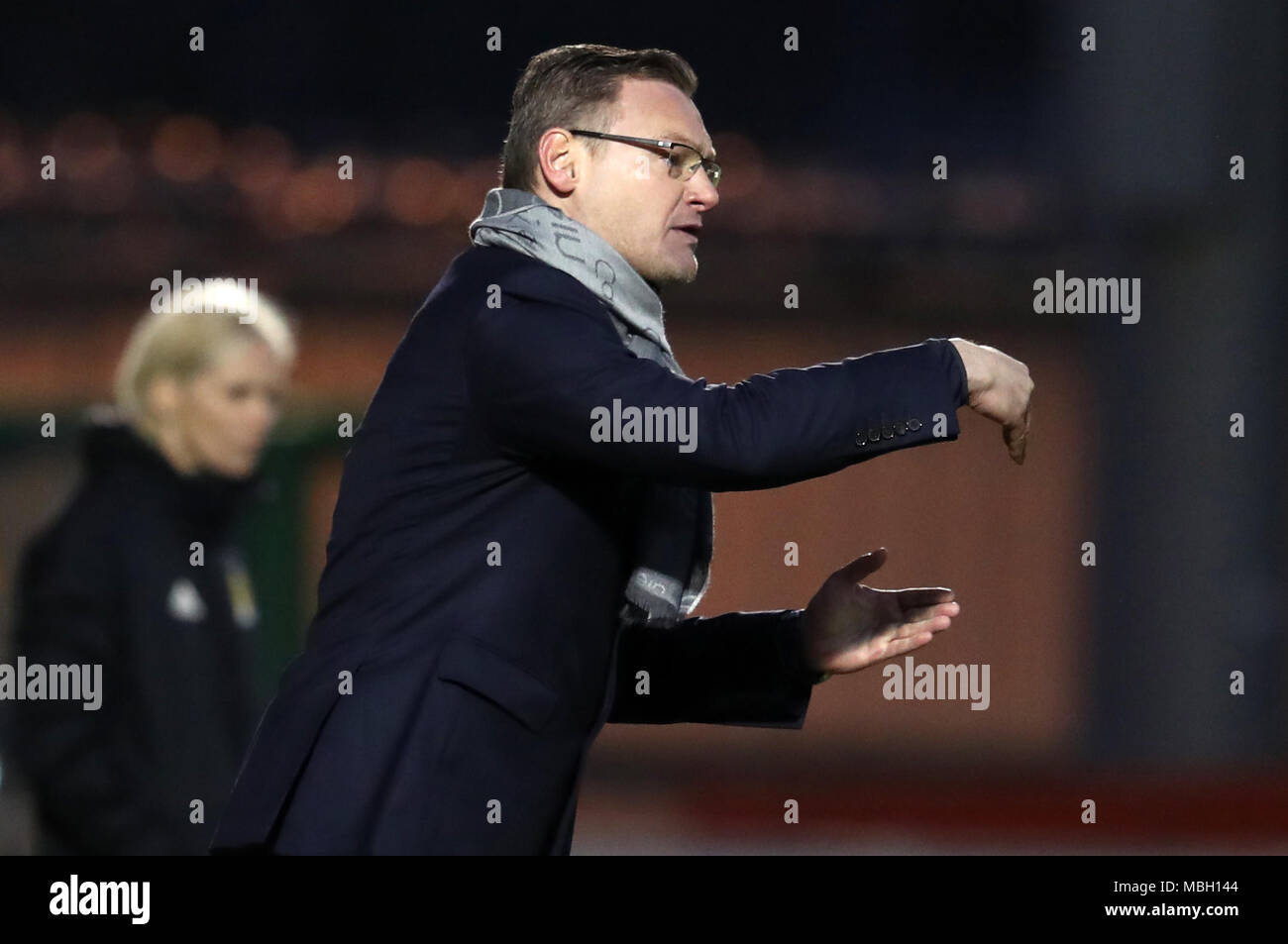 Pologne coach Milosz Stepinski durant la Coupe du Monde féminine match de qualification à la Paisley 2021 Stadium, Paisley. ASSOCIATION DE PRESSE Photo. Photo date : mardi 10 avril, 2018. Voir l'ACTIVITÉ DE SOCCER histoire des femmes en Écosse. Crédit photo doit se lire : Andrew Milligan/PA Wire. RESTRICTIONS : Utiliser l'objet de restrictions. Usage éditorial uniquement. L'utilisation commerciale qu'avec l'accord écrit préalable de la Scottish FA. Banque D'Images