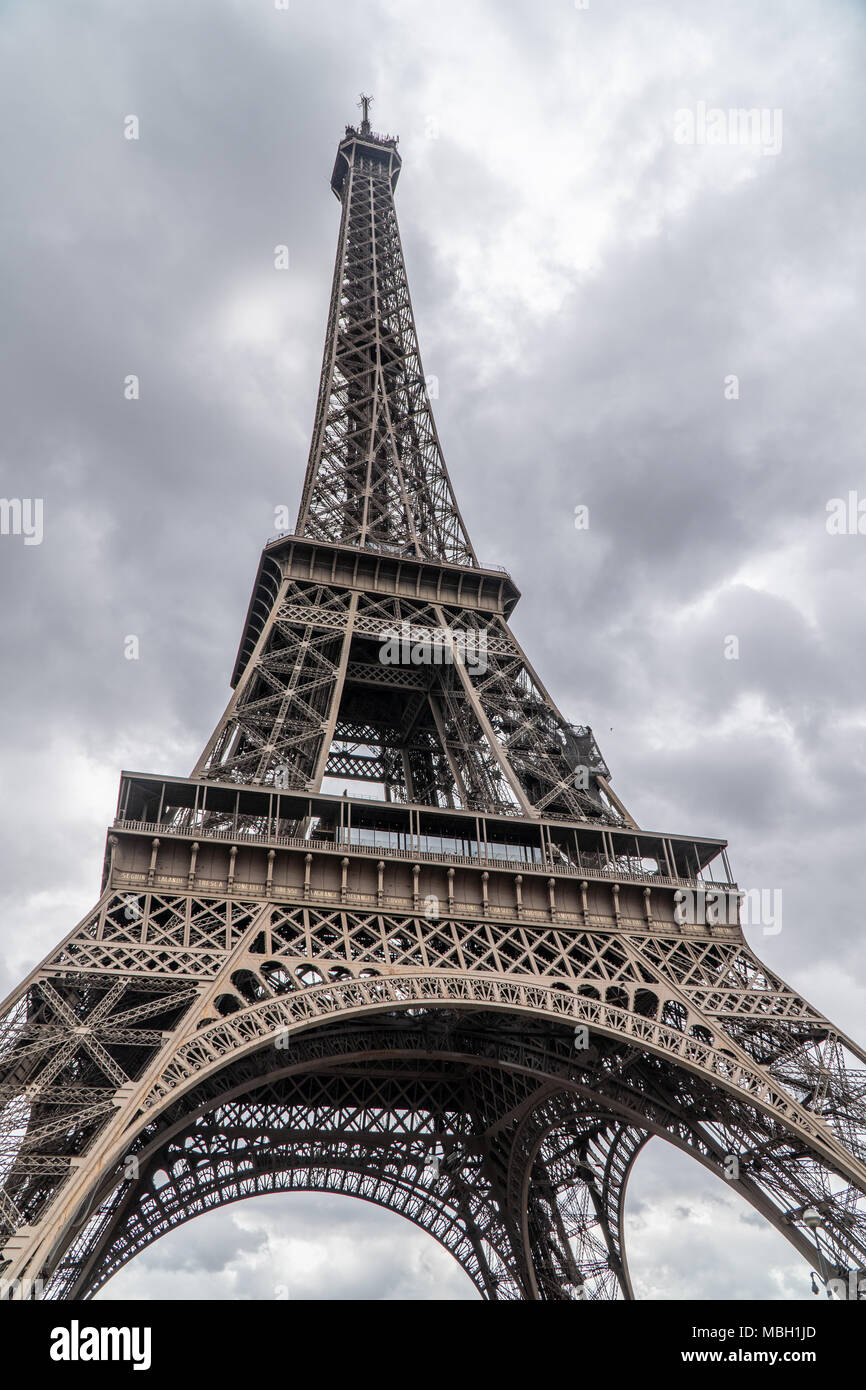 La Tour Eiffel à Paris au printemps de l'coudy Banque D'Images