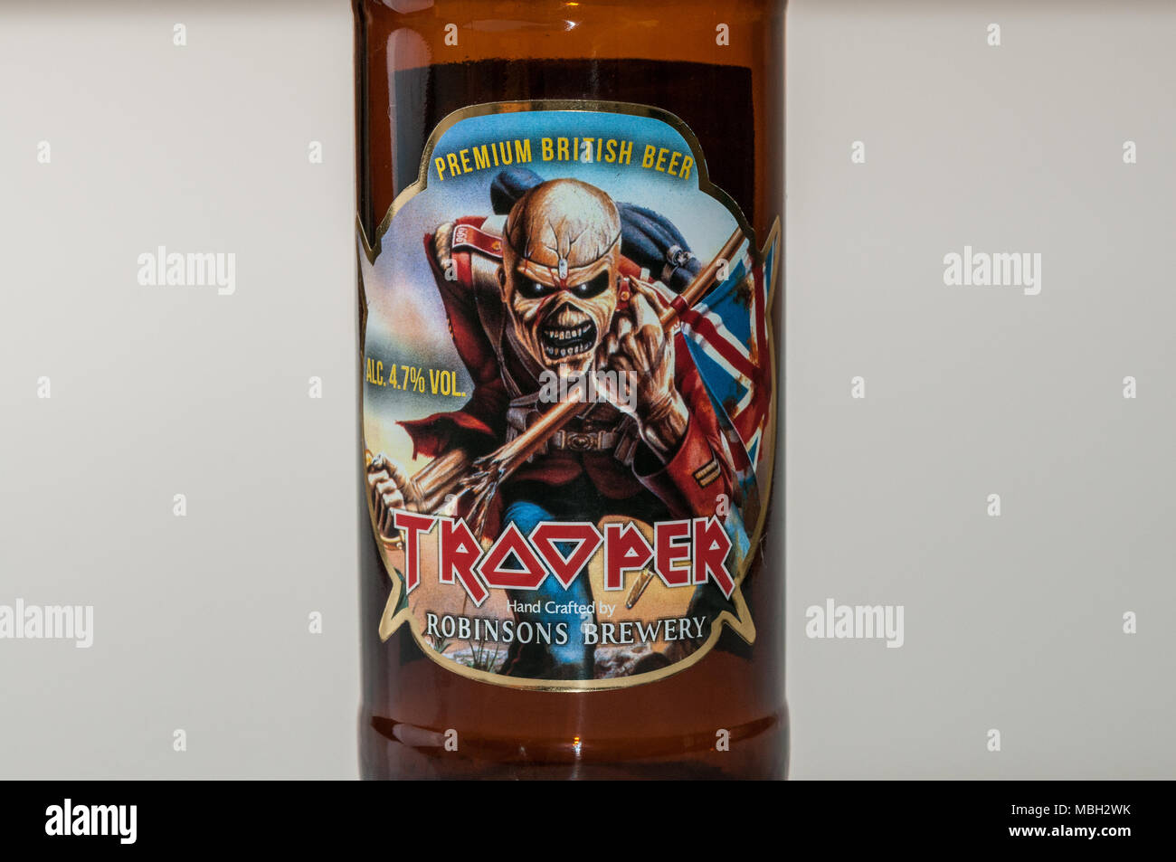 Flacon en verre de bière, la bière premium, Trooper, robinsons brewery Banque D'Images