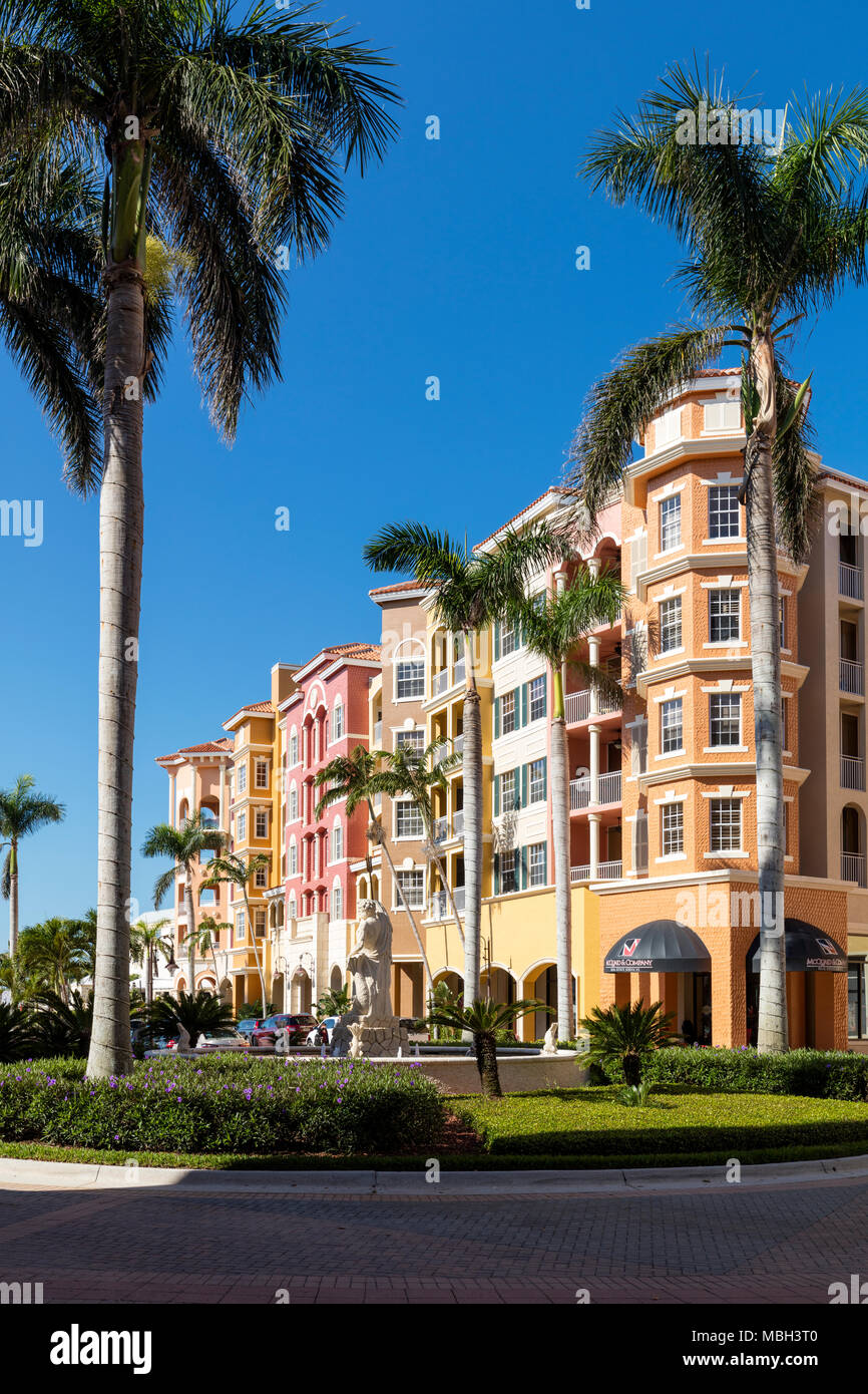 Bayfront, un quartier résidentiel et commercial dans la communauté Naples, Floride, USA Banque D'Images