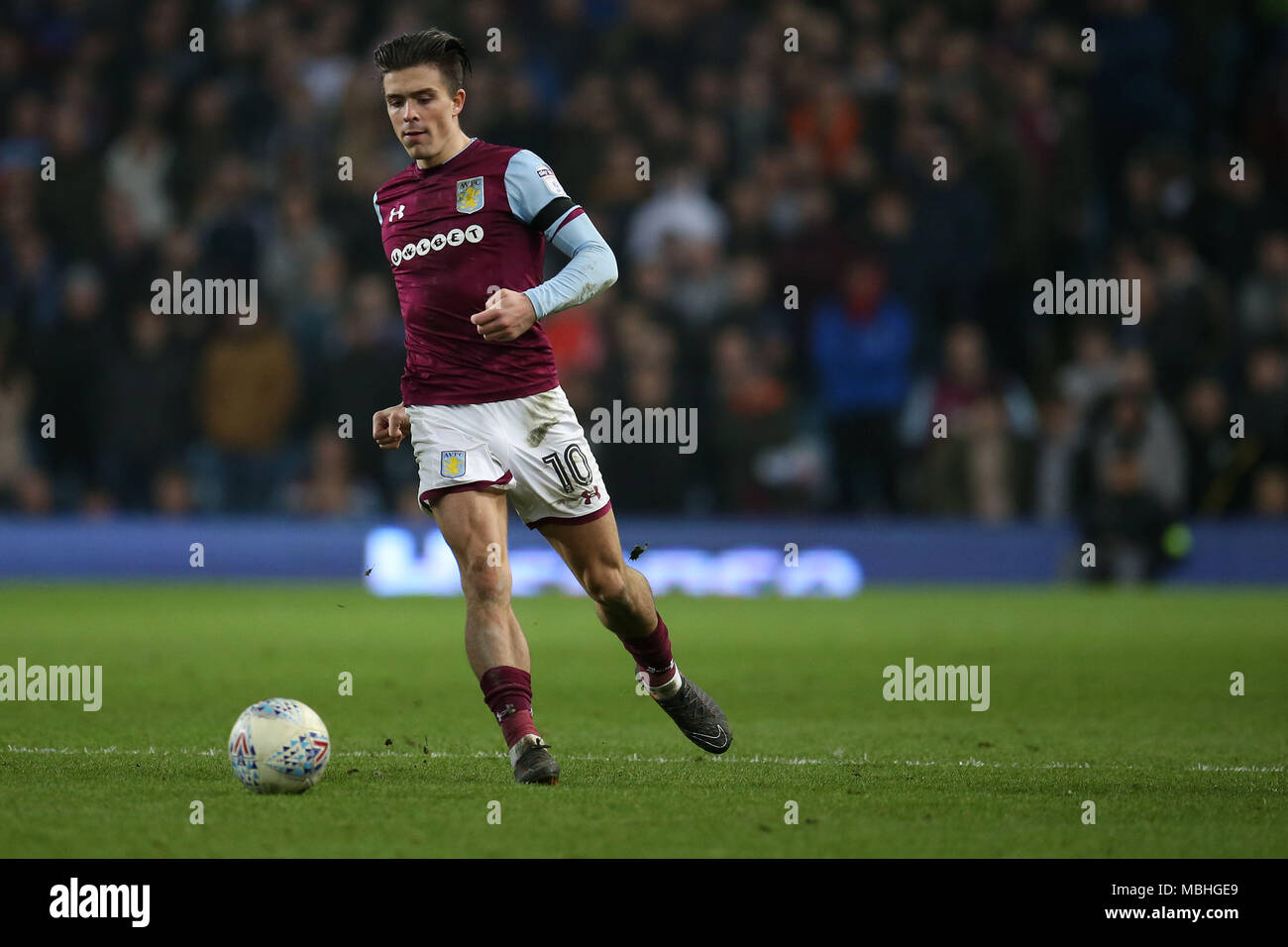 Birmingham, Midlands, Royaume-Uni. 10 avril, 2018.Jack Grealish de Aston Villa. L'EFL Skybet match de championnat, Aston Villa v Cardiff City à Villa Park à Birmingham le mardi 10 avril 2018. Cette image ne peut être utilisé qu'à des fins rédactionnelles. Usage éditorial uniquement, licence requise pour un usage commercial. Aucune utilisation de pari, de jeux ou d'un seul club/ligue/dvd publications. Photos par Andrew Andrew/Verger Verger la photographie de sport/Alamy live news Banque D'Images