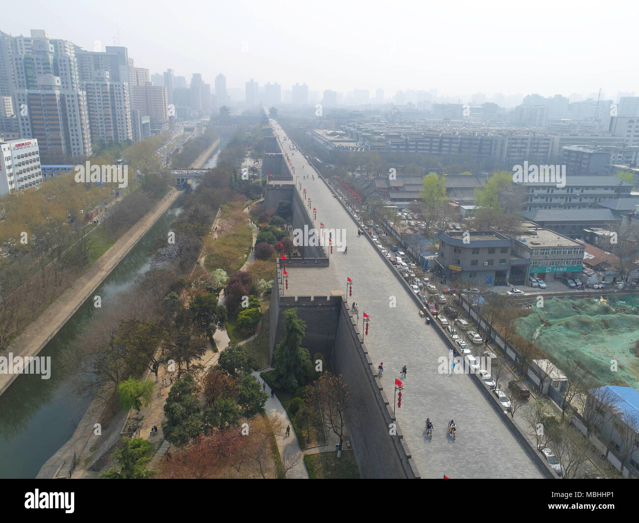 7 avril 2018 - Xi'An, Xi'an, Chine - Xi'an, Chine 7 avril 2018 : photographie aérienne de Xi'an, province du Shaanxi du nord-ouest de la Chine. Crédit : SIPA Asie/ZUMA/Alamy Fil Live News Banque D'Images