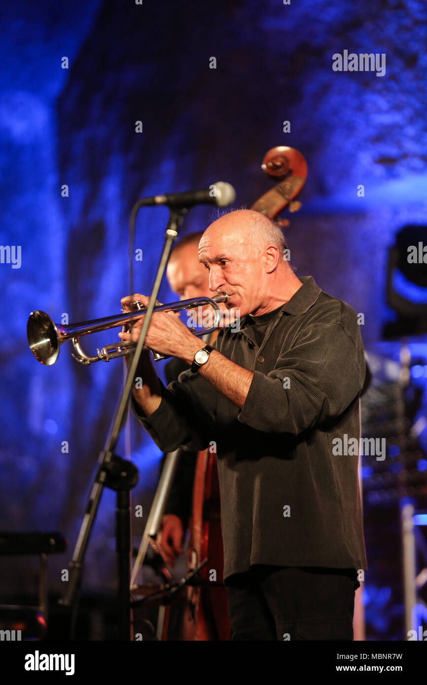 WIELICZKA, Pologne - 2 NOVEMBRE 2015 : Adam Kawonczyk Quartet jouant de la musique live au jazz de Cracovie toutes les âmes jour Festival dans la mine de sel de Wieliczka. Banque D'Images