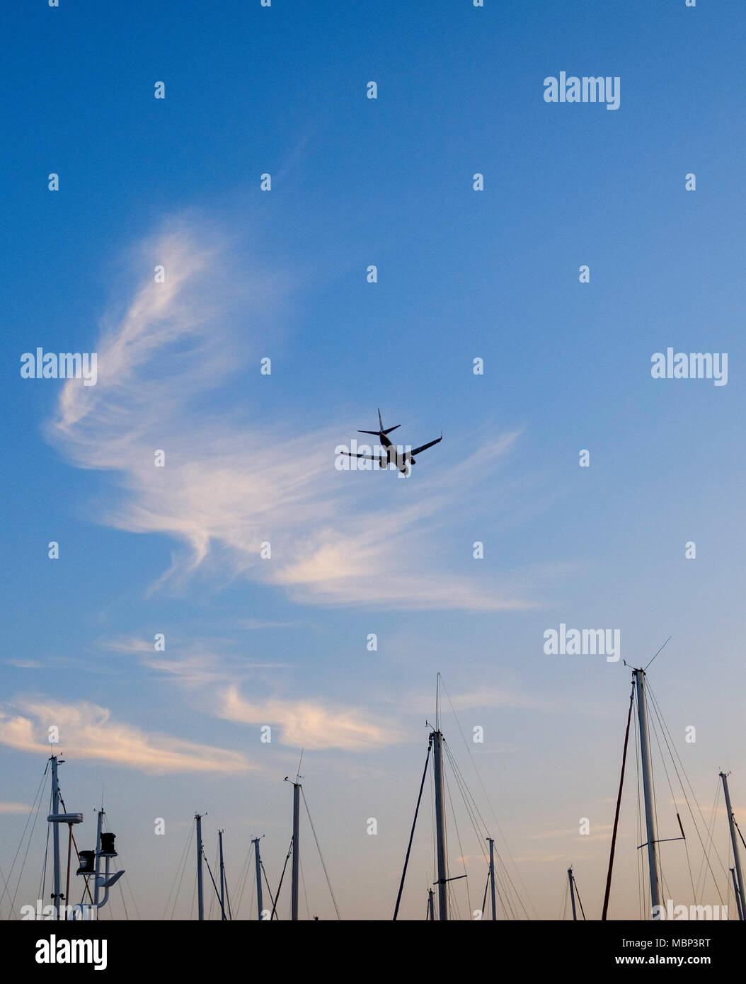 Appareils survolant San Pedro del Pinatar, Murcia Espagne. Banque D'Images