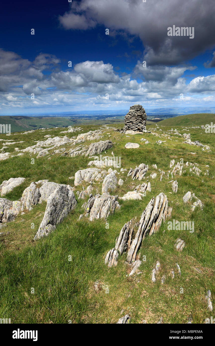 Cairns dans Artle crag, Branstree ont chuté, Commune Mardale, Parc National de Lake district, comté de Cumbria, Angleterre, Royaume-Uni Banque D'Images