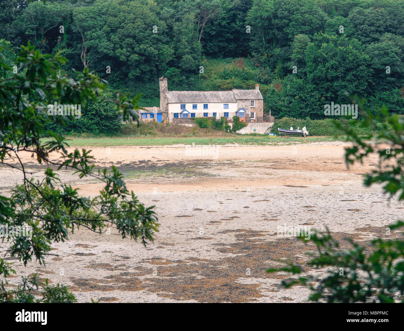 Smuggler's Paradise ! Cornish cottage très shelterd avec plage privée négligée par personne ! Banque D'Images