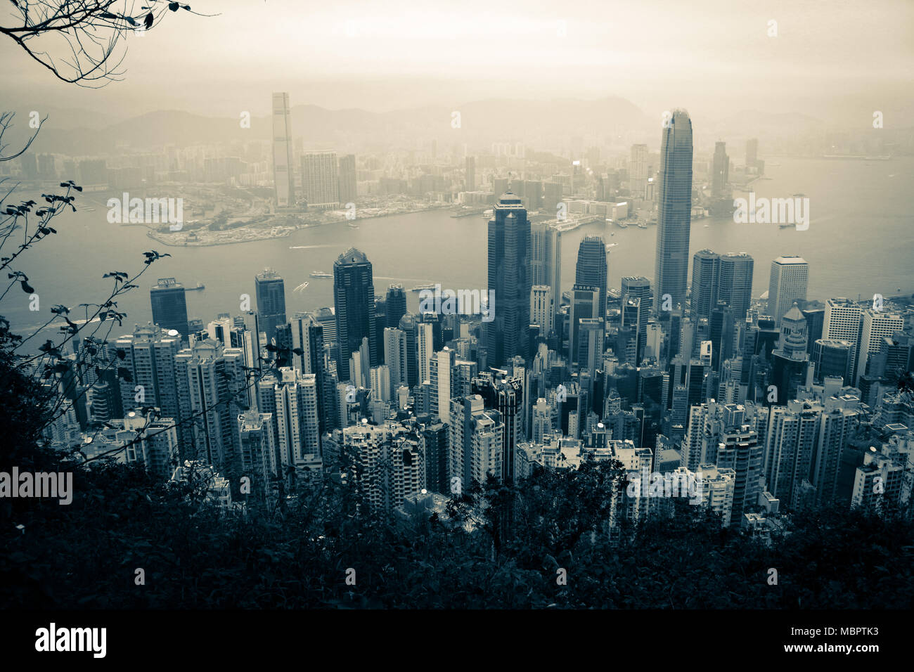 Skyline de Hong Kong et le Port Victoria vu depuis le Pic Victoria sur l'île de Hong Kong, RAS de Chine Banque D'Images