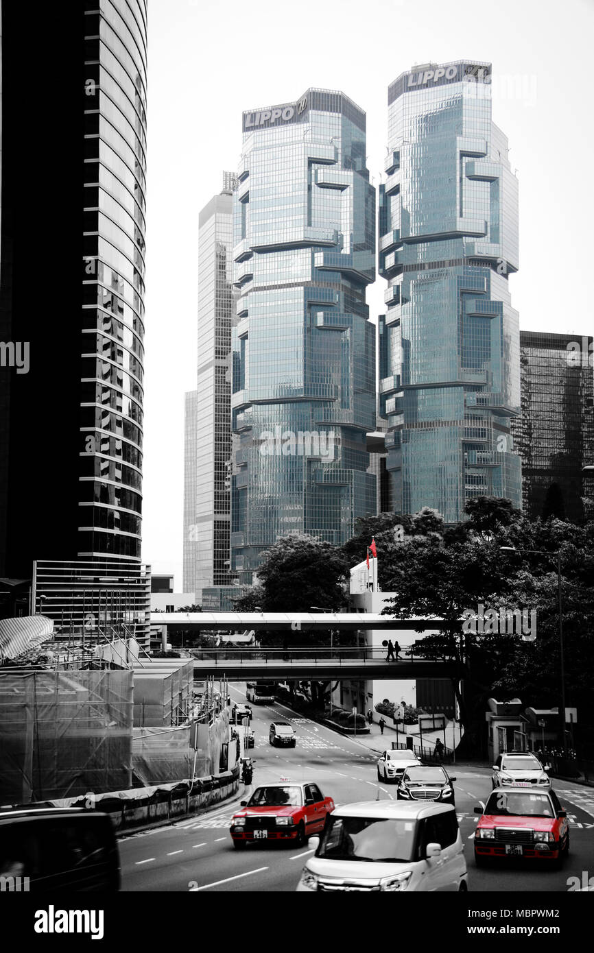 Lippo Twin Towers et de trafic le long d'un large chemin se précipiter à Hong Kong, RAS de Chine Banque D'Images