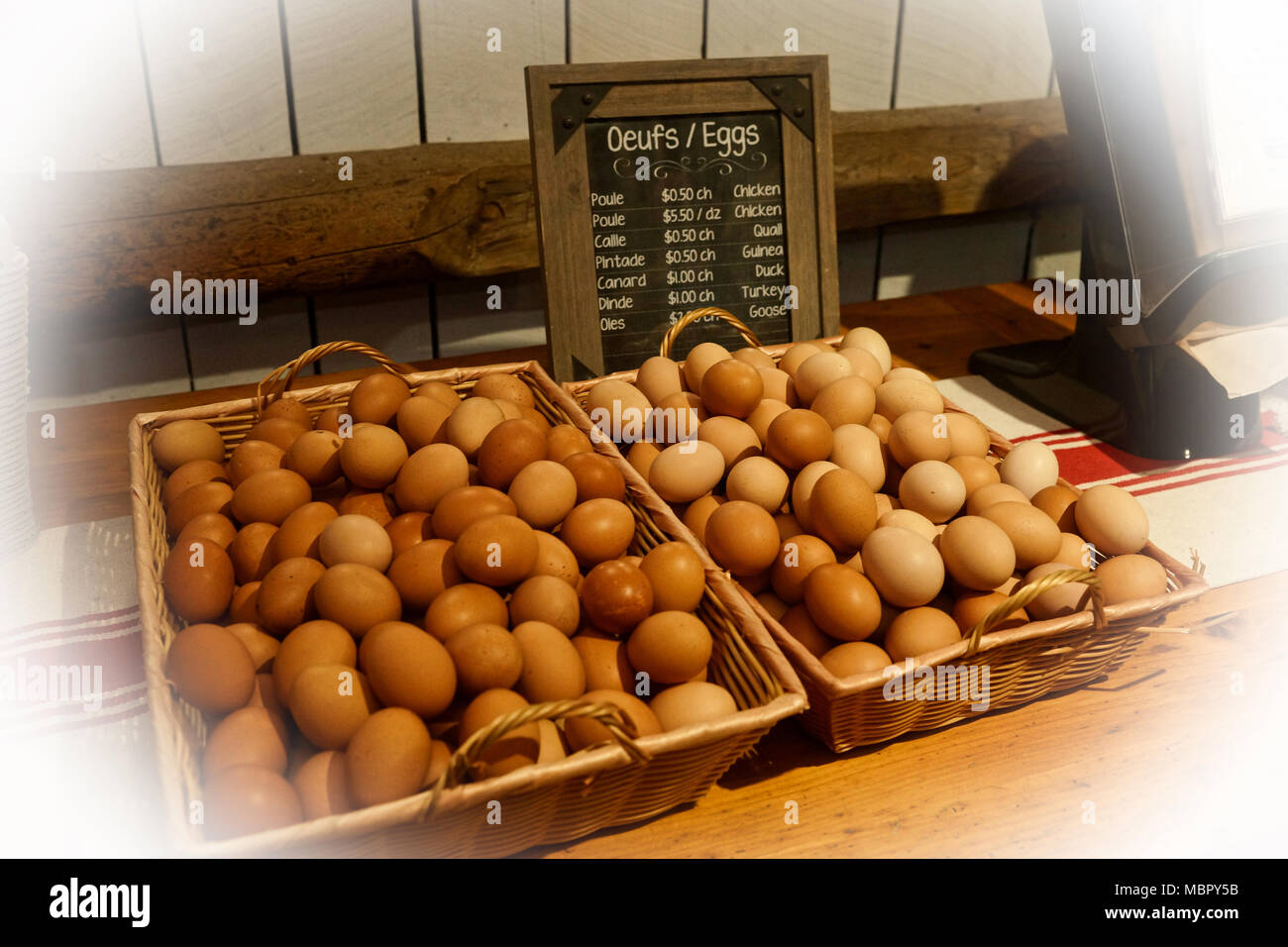 Montréal,Canada,30,mars,2018.Affichage des oeufs frais de la ferme.Credit:Mario Beauregard/Alamy Live News Banque D'Images