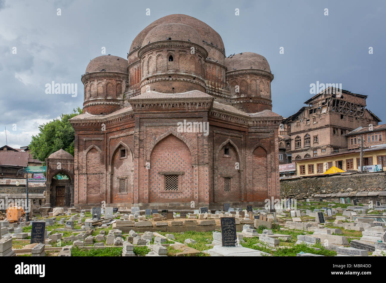 La Tombe de Budshah Zainul Abidin ou tombe de sa mère à Srinagar, au Cachemire, en Inde Banque D'Images