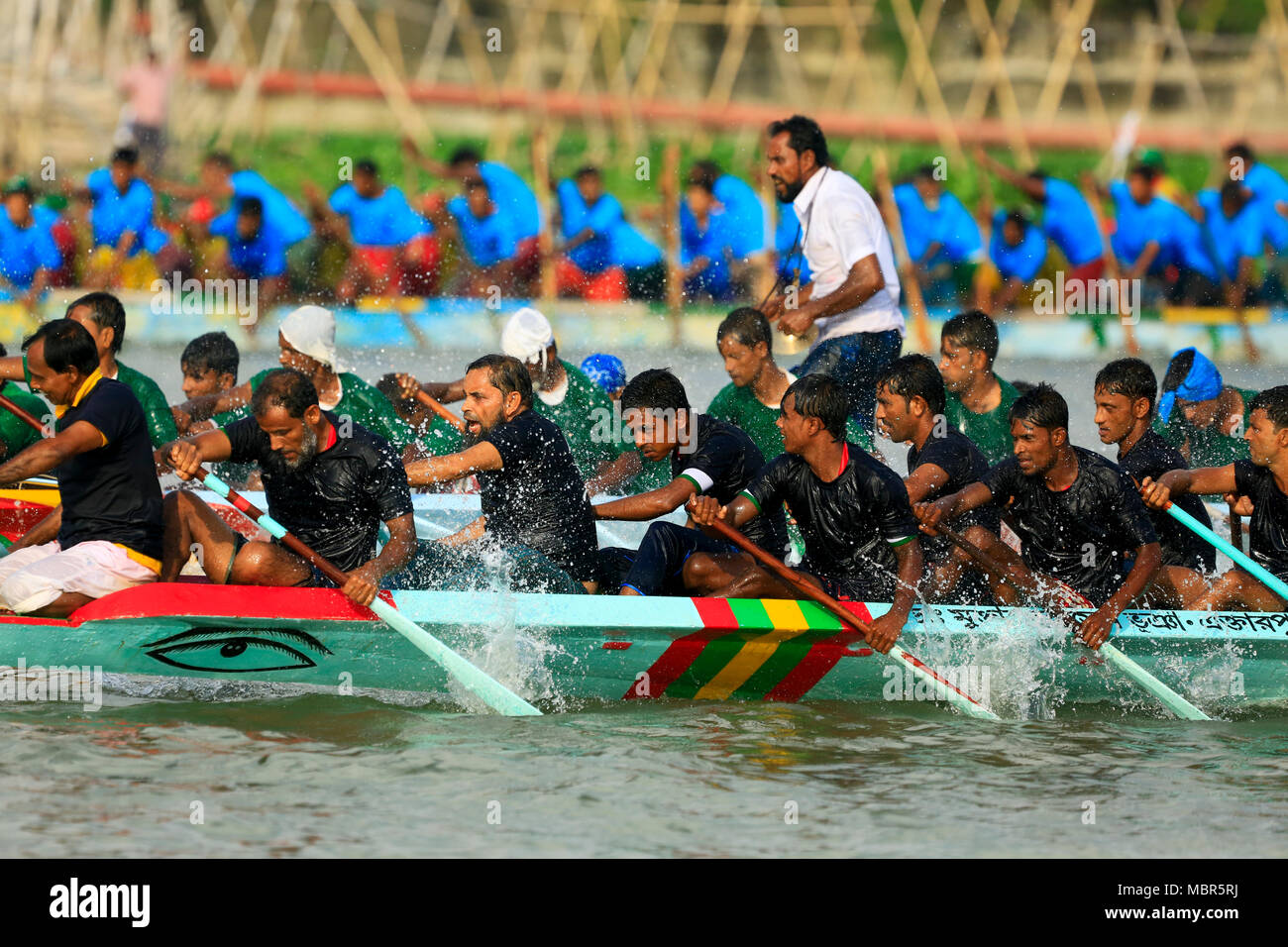 Course de bateau sur la rivière Buriganga. Dhaka, Bangladesh. Banque D'Images