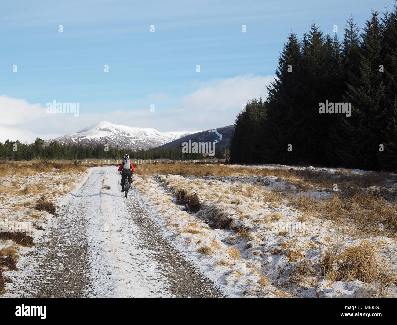 Randonnée à vélo en Strathrannoch Garve, près de l'Ecosse Banque D'Images