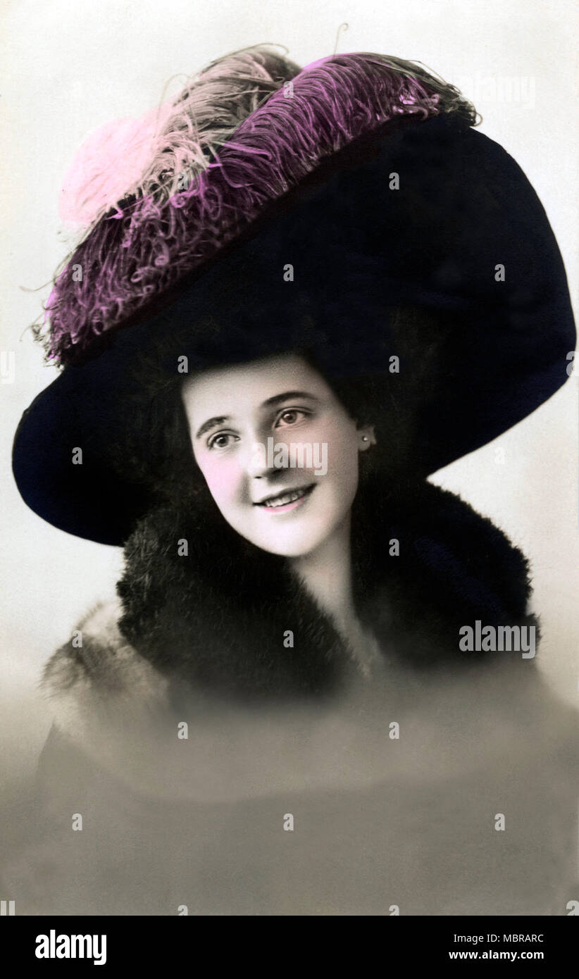 La mode, la mode femme avec chapeau, grand chapeau, années 1900, période  impériale, Allemagne Photo Stock - Alamy
