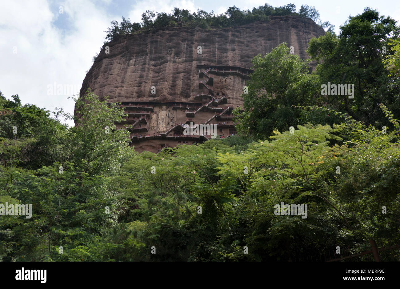 Les grottes de Maijishan près de Tianshui, province de Gansu, Chine, Asie. Site, des grottes et des cavernes avec Bouddha géant et statues bouddhiques. L'art chinois, monument, Banque D'Images