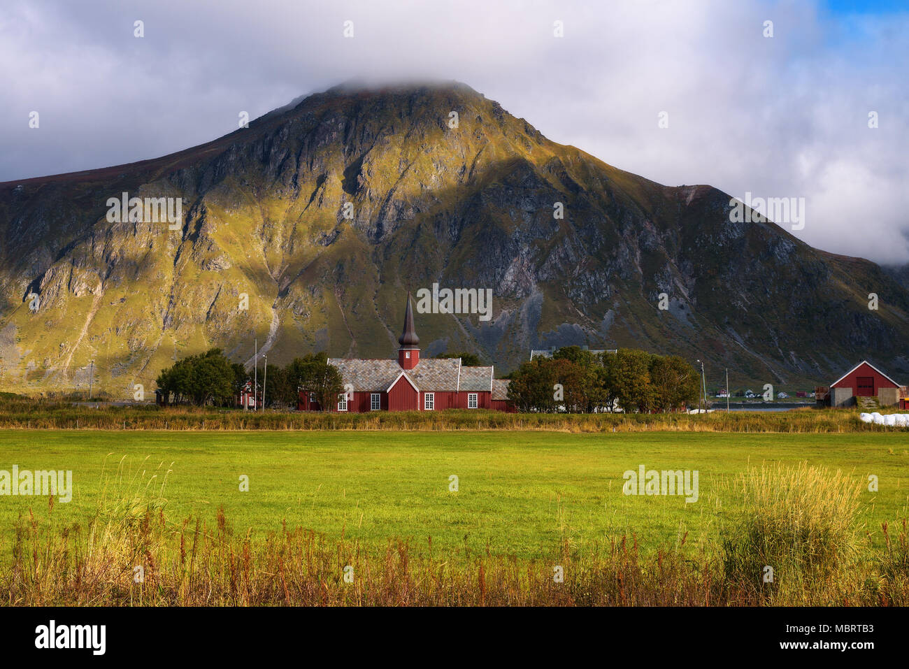 Flakstad église sur les îles Lofoten en Norvège Banque D'Images