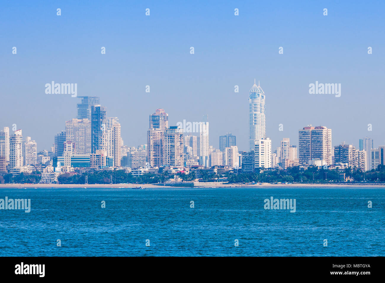 Mumbai vue sur l'horizon de Marine Drive à Mumbai, Inde Banque D'Images