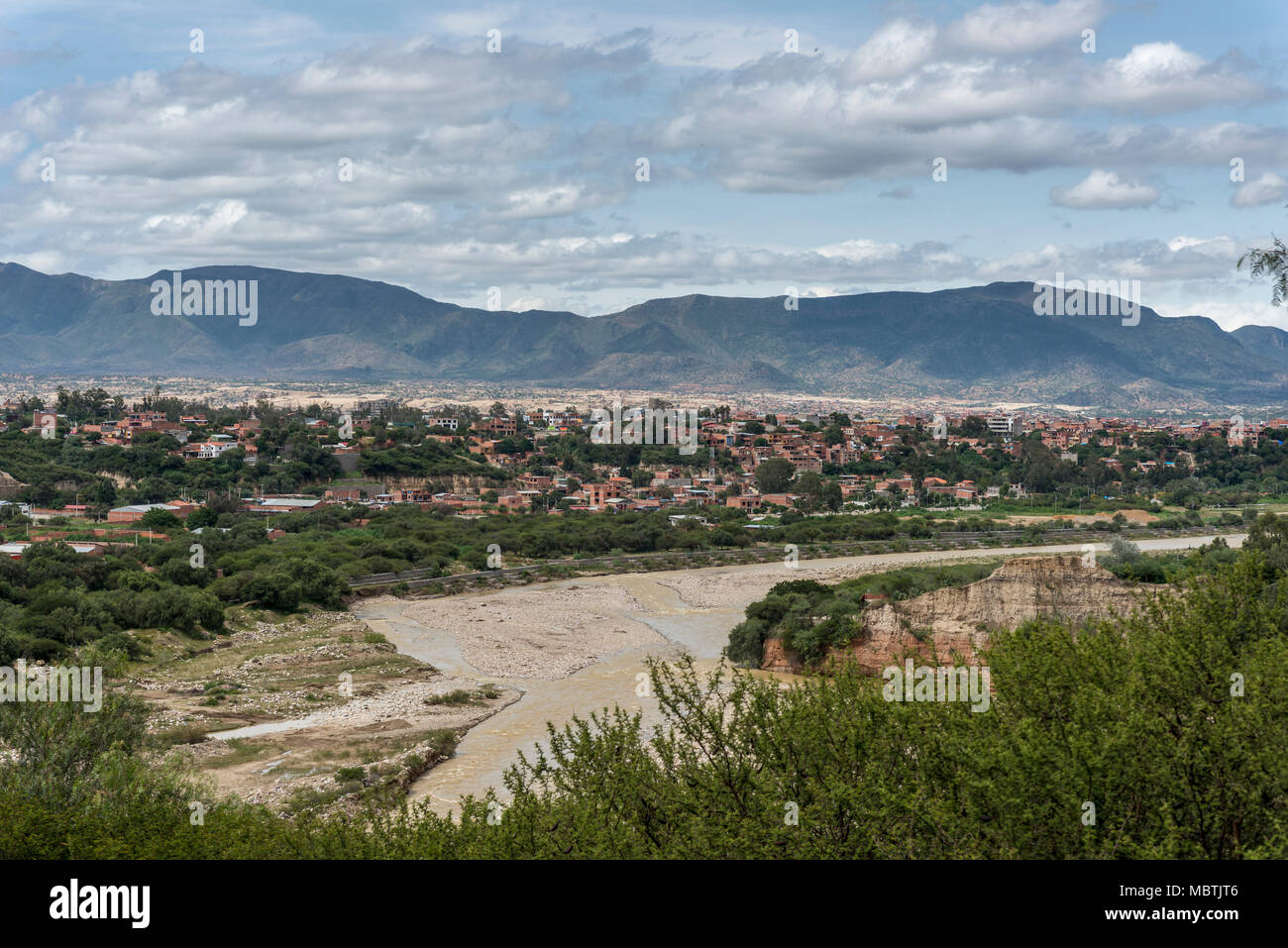 Vue de la ville bolivienne de Santa Cruz de la collines voisines Banque D'Images