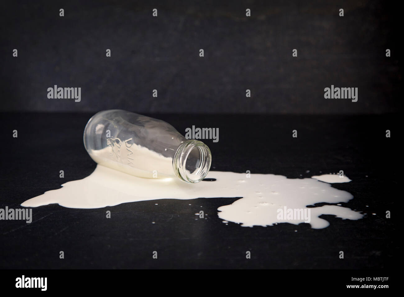 Ne pas pleurer sur le lait renversé Banque D'Images