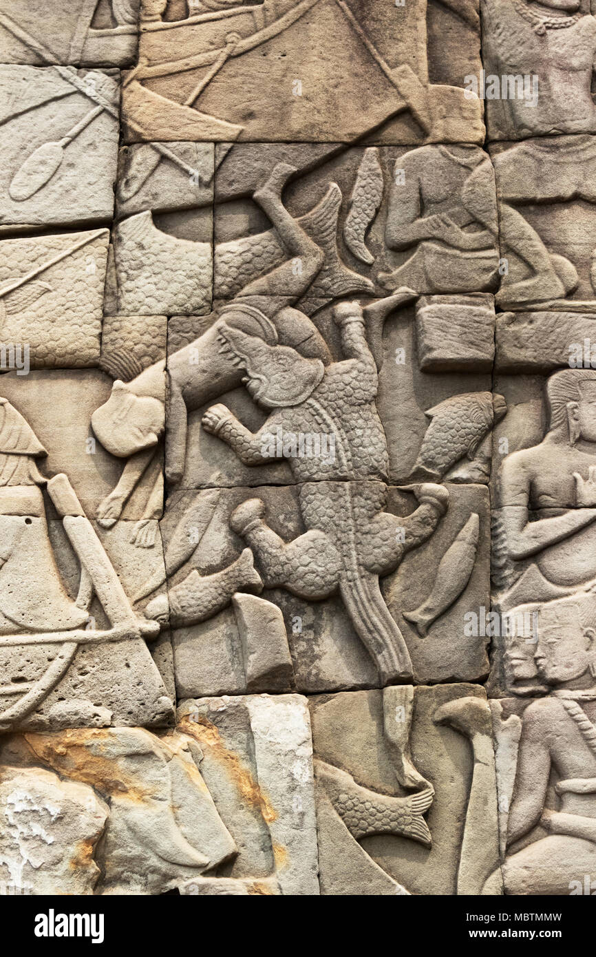 Les sculptures antiques de scènes de bataille entre les Khmers et les peuples autochtones, Jain temple Bayon, Angkor Thom, Angkor, site du patrimoine mondial de l'Asie Cambodge Banque D'Images