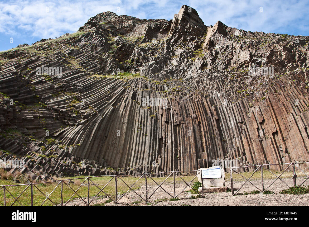 Portugal, Madère, Porto Santo, l'île de Pico Ana Ferreira, volcanique, le basalte, le volcanoclastic, structure colonnaire, prismes, Banque D'Images