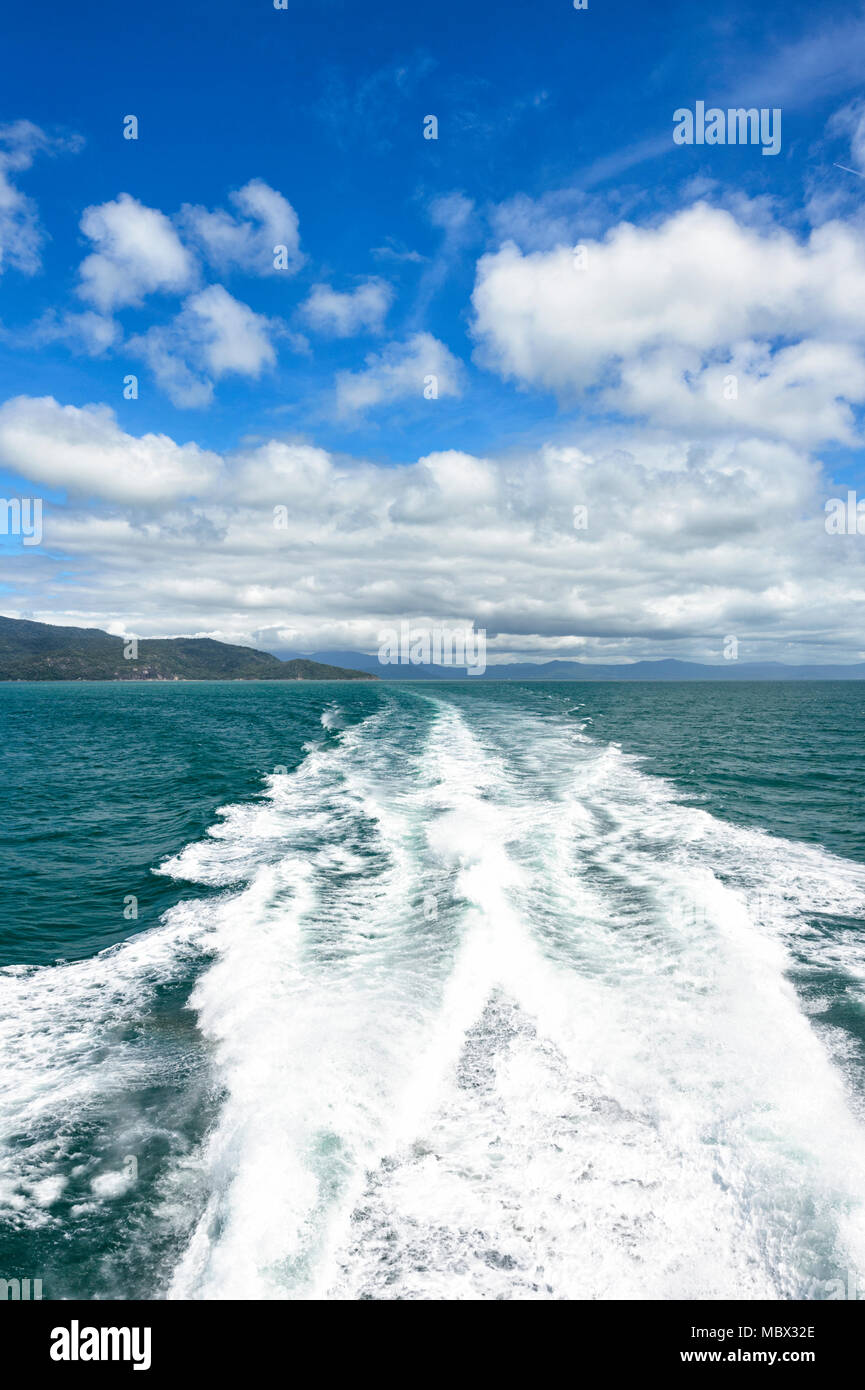 Service de bateau à voile la Grande Barrière de Corail, Far North Queensland, Queensland, Australie, FNQ Banque D'Images