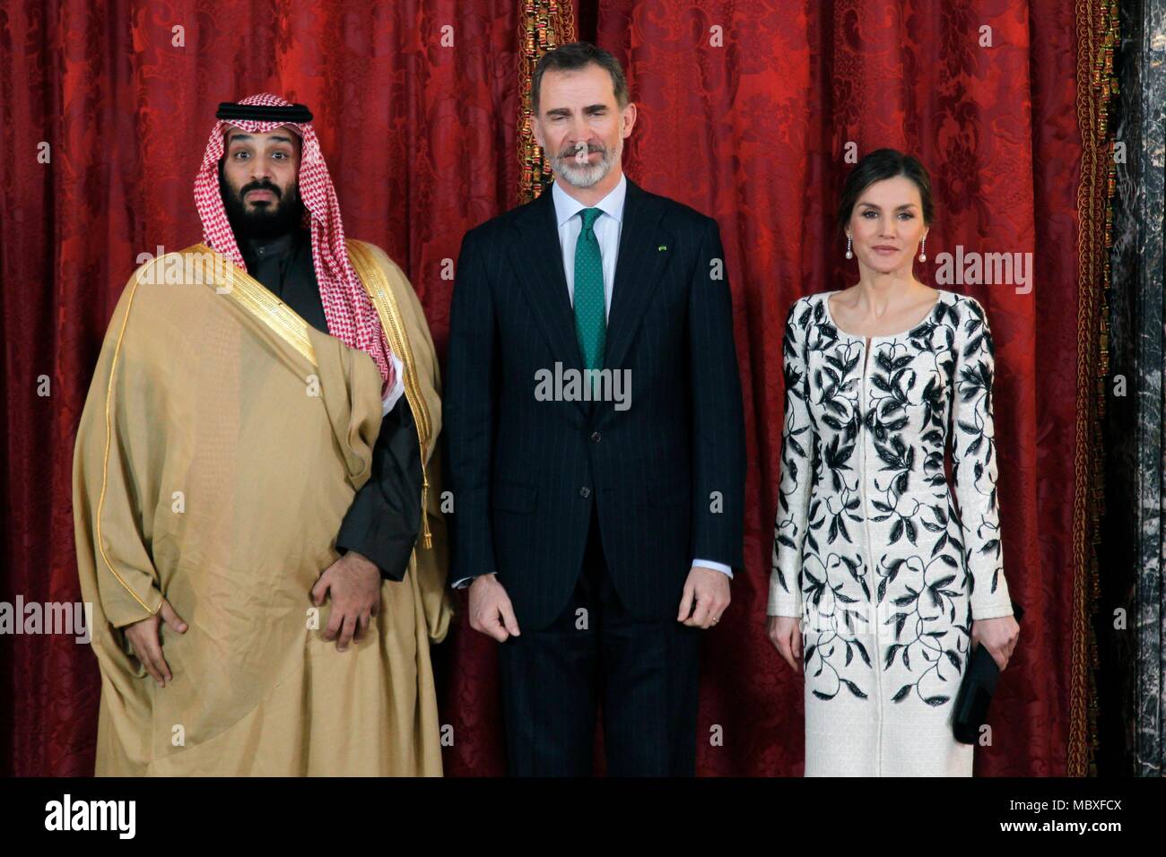 OFRECEN LOS REYES UN ALMUERZO EN L'HONNEUR DE SU ALTEZA REAL Mohammed bin Salman Bin Abdulaziz Al Saud, PRINCIPE HEREDERO DEL REINO DE L'ARABIE SAOUDITE LETIZIA ORTIZ ROCASOLANO;FELIPE DE BORBON Y GRECIA;Mohammed bin Salman Bin Abdulaziz Al Saud ; 12/04/2018 Les rois d'Espagne, Felipe VI et Letizia, offrir un déjeuner au Prince héritier d'Arabie saoudite Mohammed Bin Salman Bin Abdulaziz Al Saud, dans le Palais Royal de Madrid/Cordonpress EP888 Banque D'Images