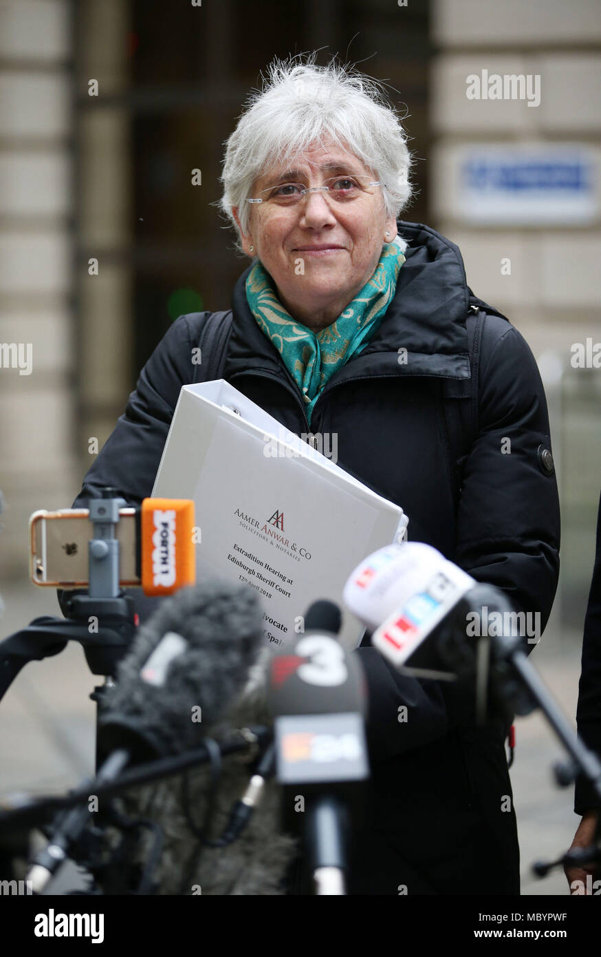 Ancien Ministre Catalan le professeur Clara Ponsati, qui fait face à l'extradition vers l'Espagne, arrive à Edimbourg Sheriff Court pour une audience d'extradition. Banque D'Images