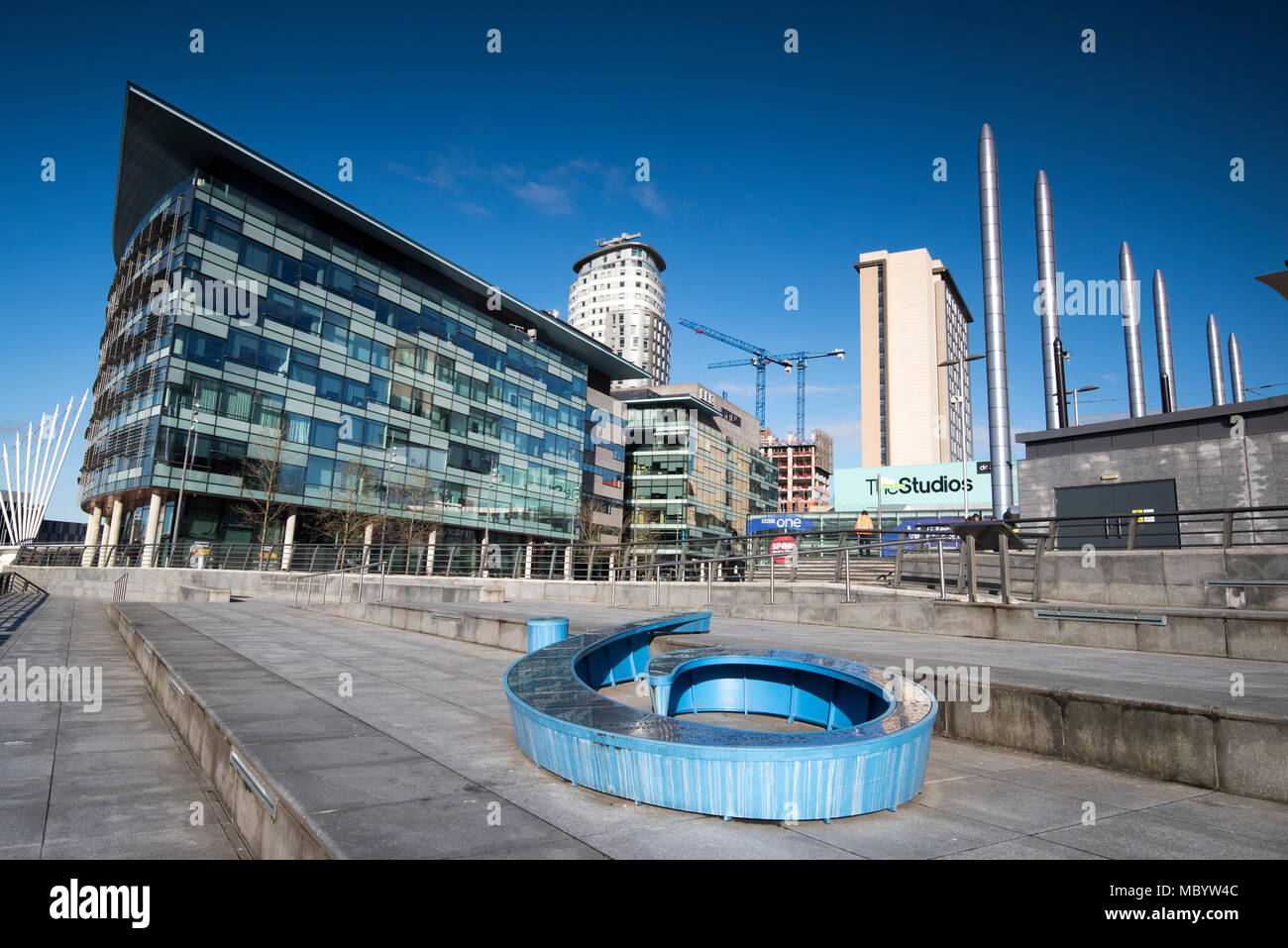 Journée de printemps ensoleillée à MediaCityUK à Salford, Greater Manchester England UK Banque D'Images