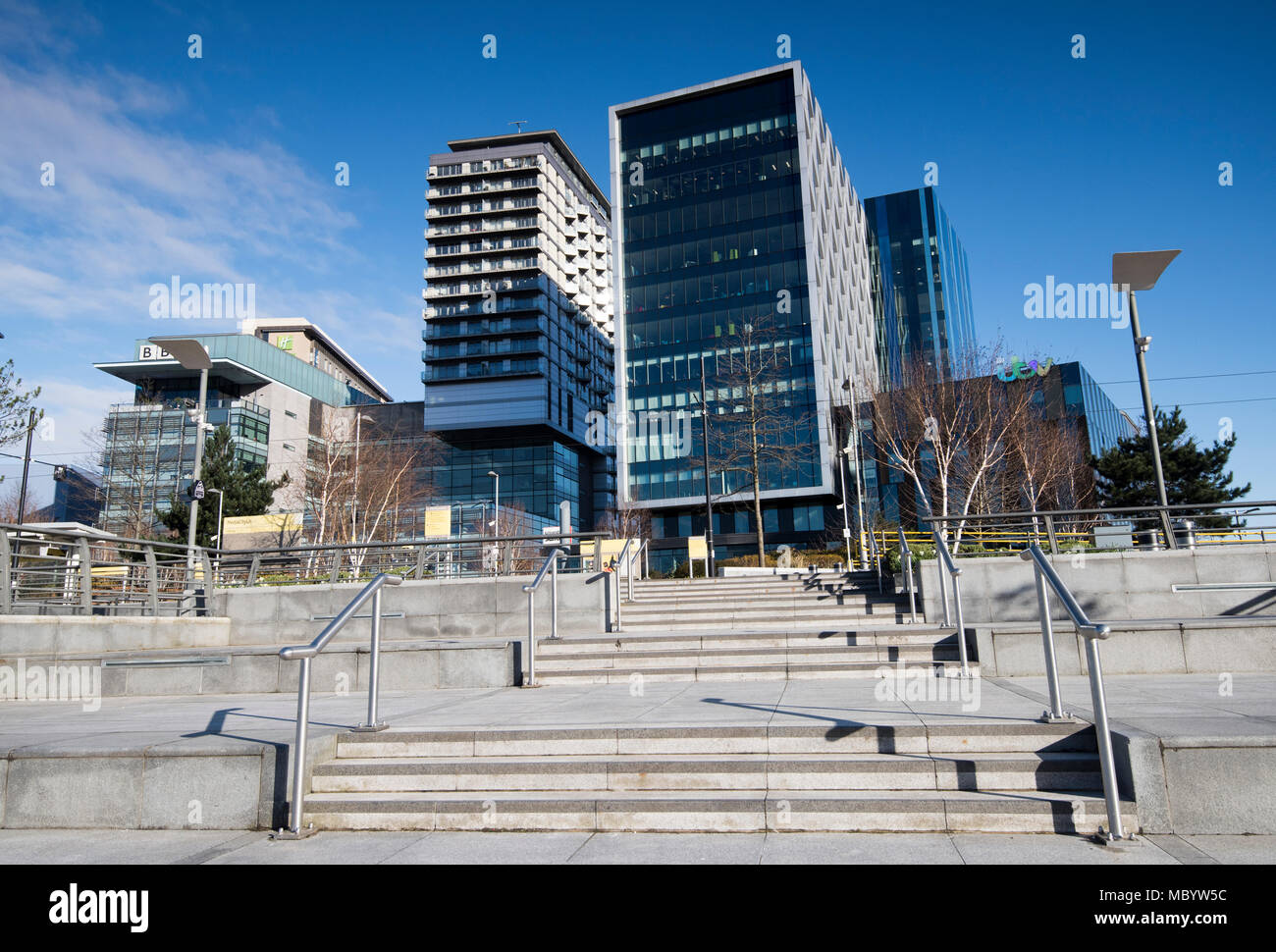 Journée de printemps ensoleillée à MediaCityUK à Salford, Greater Manchester England UK Banque D'Images