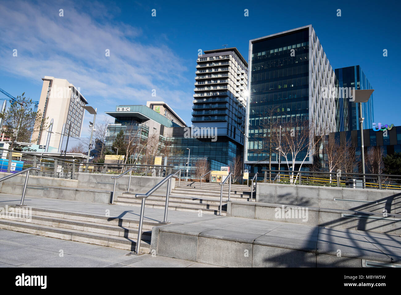 Journée de printemps ensoleillée à MediaCityUK à Salford, Greater Manchester England UK Banque D'Images