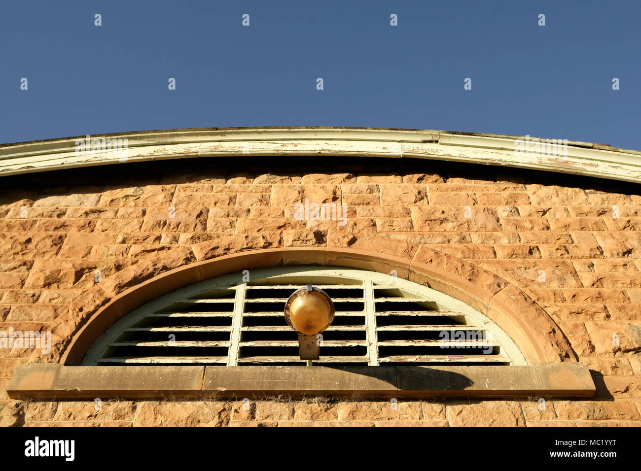 Close up detail des travaux de maçonnerie, la gare ferroviaire de Strathalby hangar de marchandises. Banque D'Images