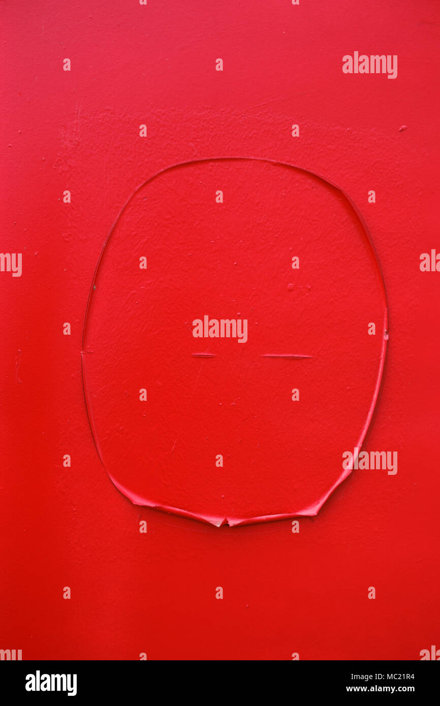 Le gros plan d'une couleur et de peinture écaillée de couleur. Banque D'Images Le gros plan d'une couleur et de peinture écaillée de couleur. Banque D'Images